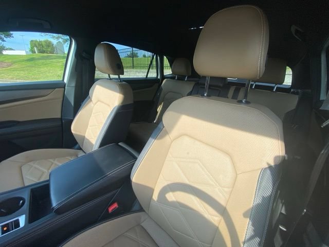 Used 2024 Volkswagen Atlas Cross Sport SE AWD/4WD image 5