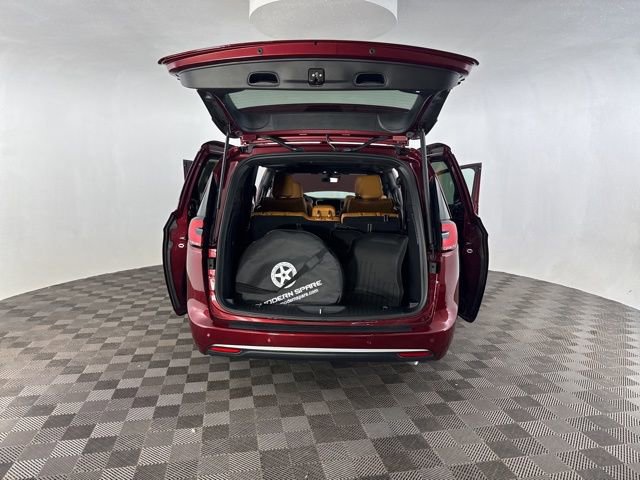 Used 2023 Chrysler Pacifica Pinnacle image 15