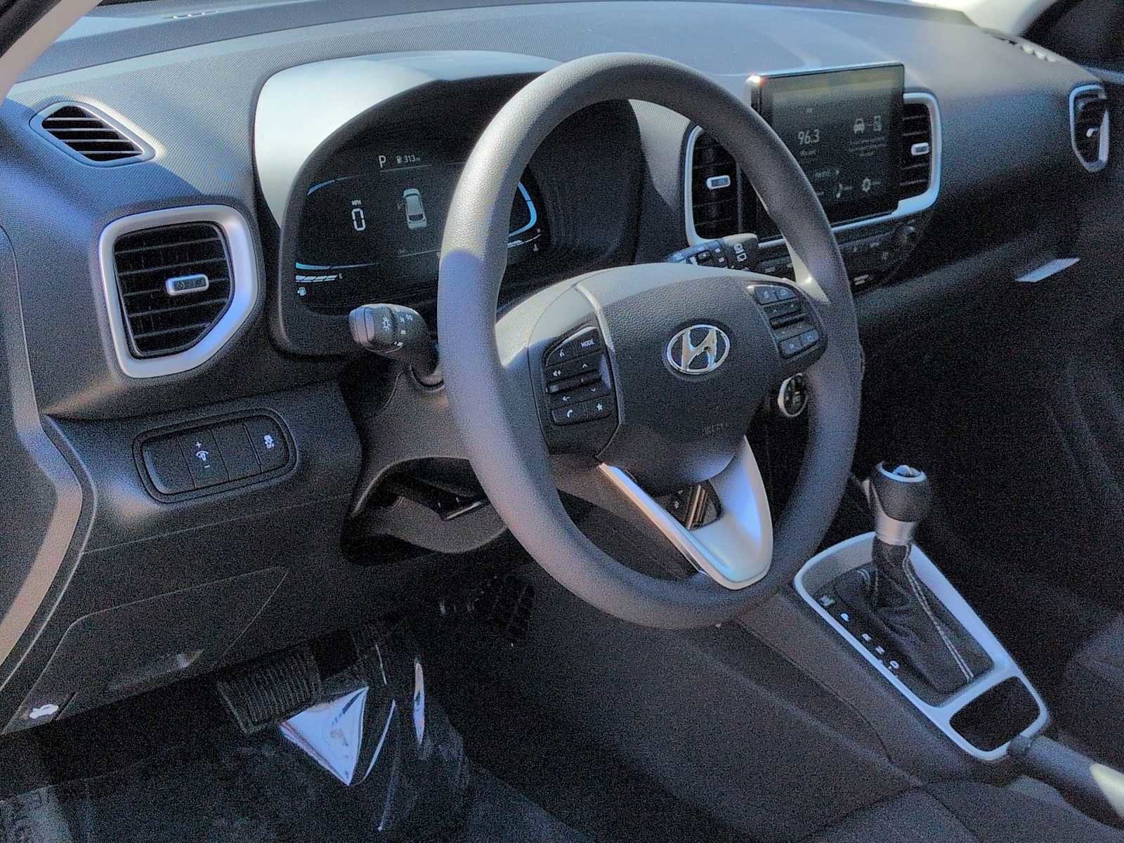 Certified 2026 Hyundai Venue SE image 10