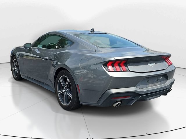 Used 2025 Ford Mustang Coupe RWD image 5