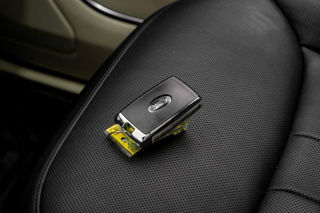 Used 2022 Land Rover Range Rover Long Wheelbase SE image 51