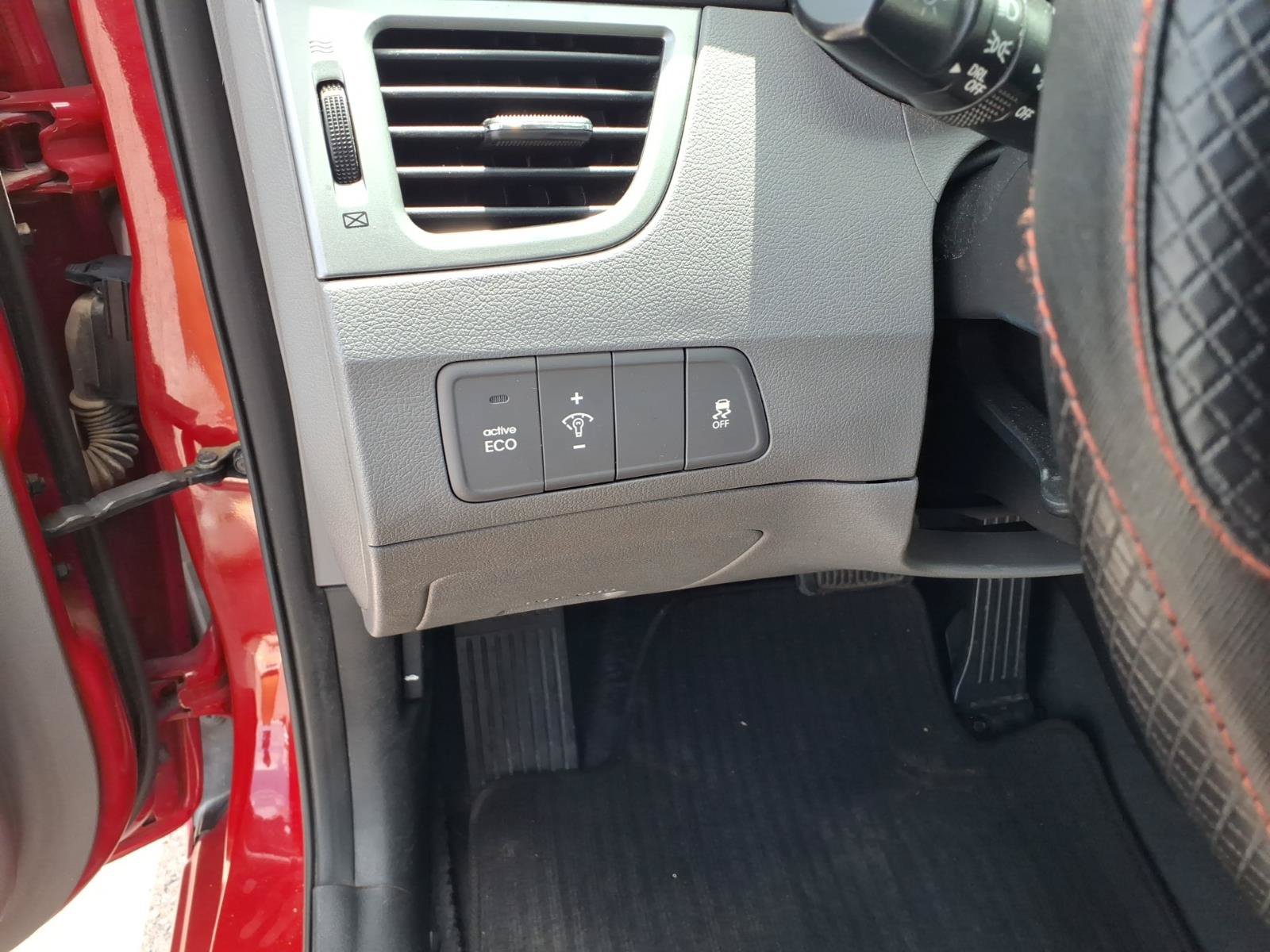 Used 2013 Hyundai Elantra FWD image 12