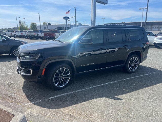 Used 2022 Jeep Wagoneer Series III w/ Premium Group I AWD/4WD image 1