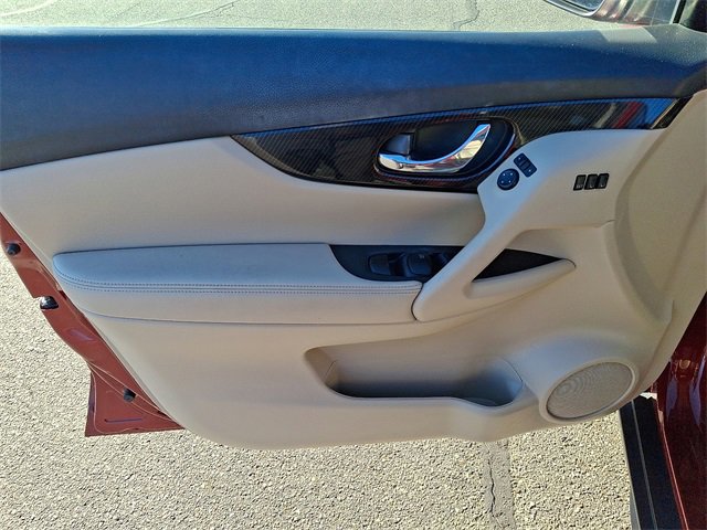 Used 2020 Nissan Rogue SL w/ Premium Package image 9