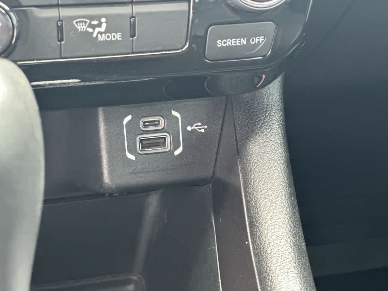 Certified 2024 Jeep Compass Latitude AWD/4WD image 35