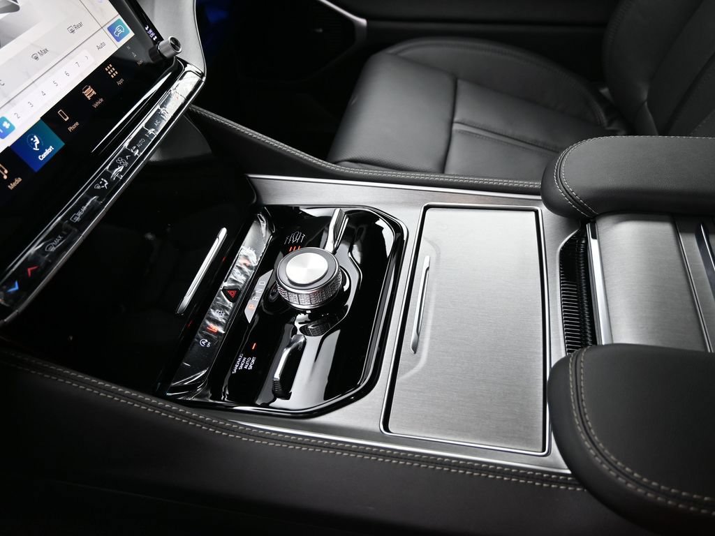 New 2026 Jeep Grand Wagoneer Limited AWD/4WD image 13