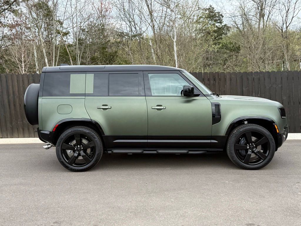 New 2026 Land Rover Defender 110 X-Dynamic SE image 6