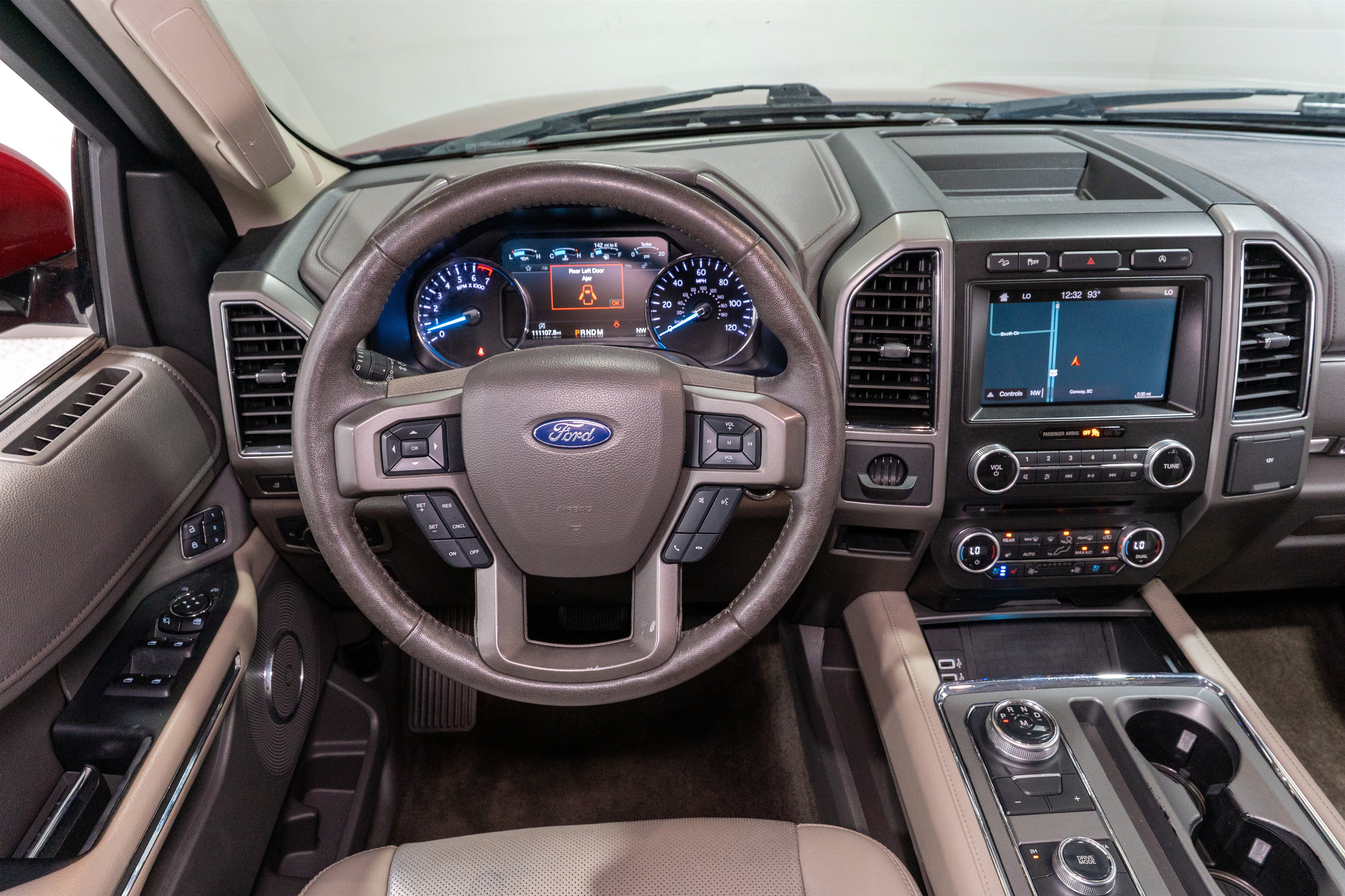 Used 2018 Ford Expedition Max XLT w/ Equipment Group 202A AWD/4WD image 11