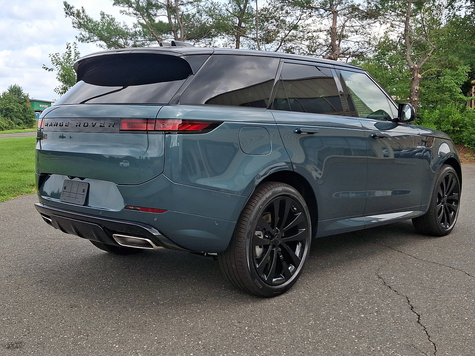 New 2026 Land Rover Range Rover Sport Dynamic SE AWD/4WD image 6