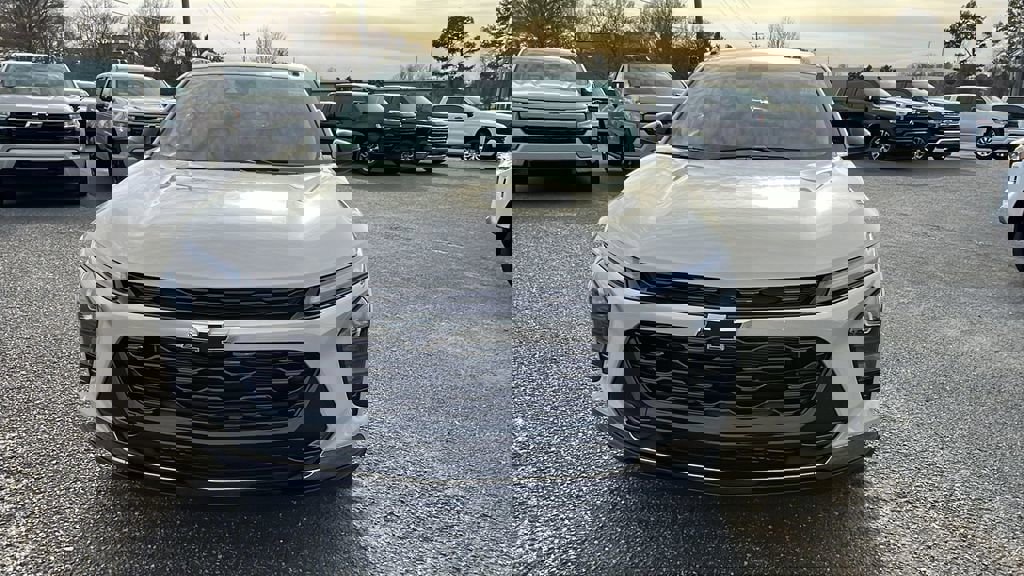 New 2026 Chevrolet Trax ACTIV w/ Driver Confidence Package image 2