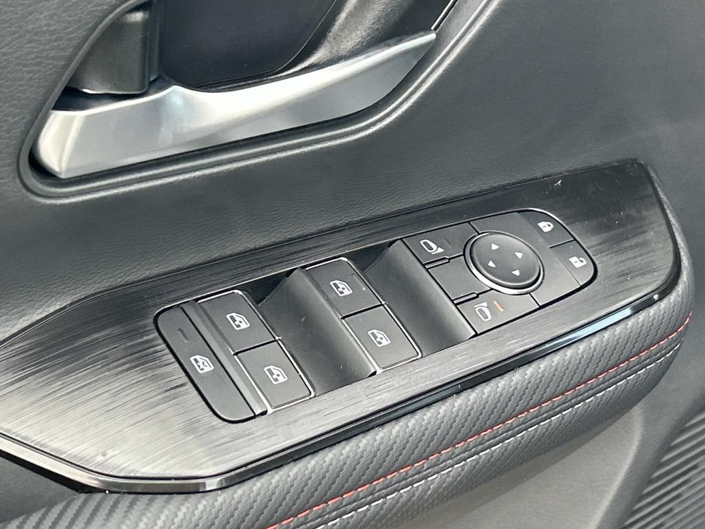 New 2026 Nissan Kicks SR w/ Cold Weather Package AWD/4WD image 17