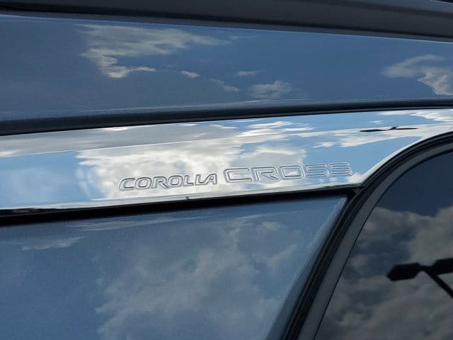 Used 2024 Toyota Corolla Cross AWD Hybrid w/ Convenience Package image 7