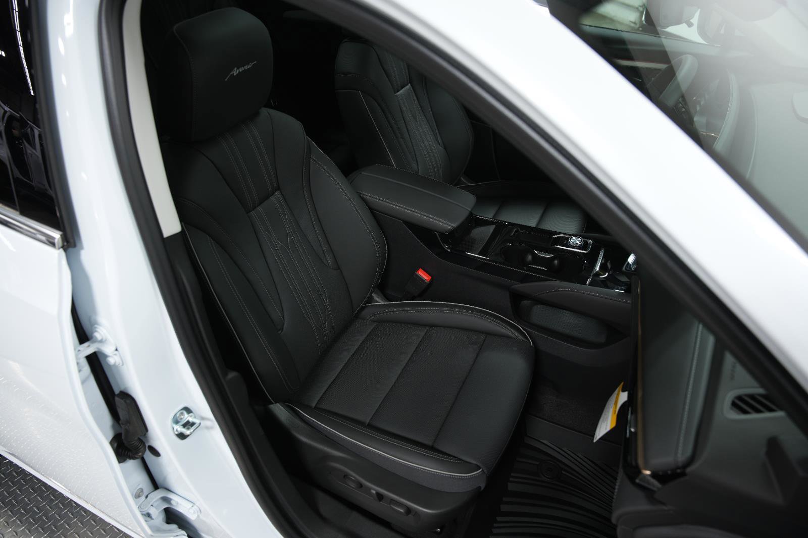 New 2026 Buick Envision Avenir image 18