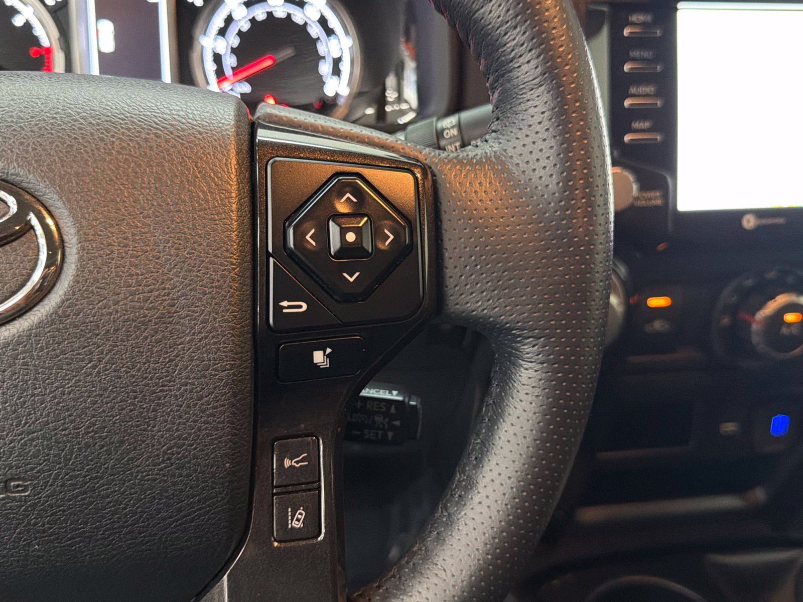 Used 2023 Toyota 4Runner TRD Off-Road Premium w/ Off Road Premium Plus Package AWD/4WD image 27