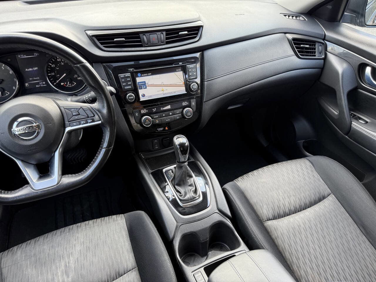 Used 2017 Nissan Rogue SV w/ SV Premium Package image 19