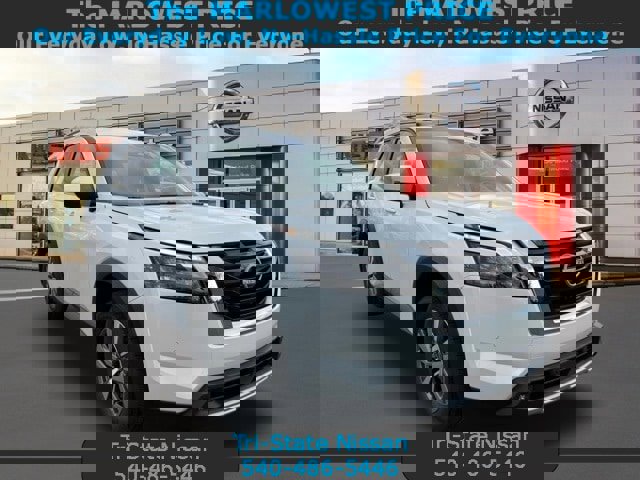 New 2025 Nissan Pathfinder SL