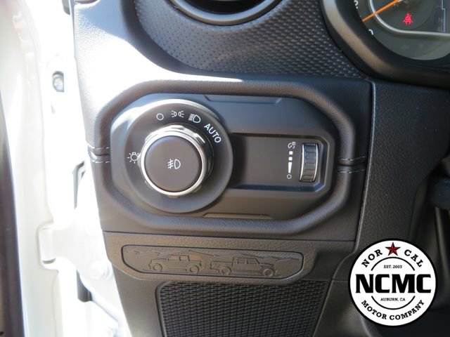 Used 2024 Jeep Wrangler Unlimited Rubicon w/ Technology Group AWD/4WD image 37