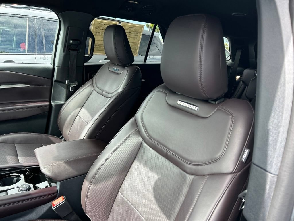 Used 2026 Ford Explorer Platinum RWD image 20