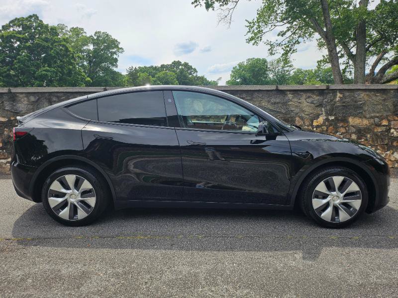 Used 2024 Tesla Model Y Long Range AWD/4WD image 10