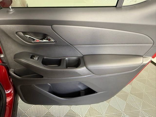 Used 2023 Chevrolet Traverse LT FWD image 41