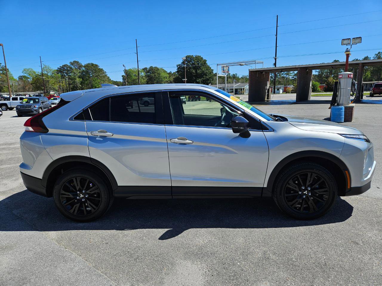 Used 2023 Mitsubishi Eclipse Cross LE image 7