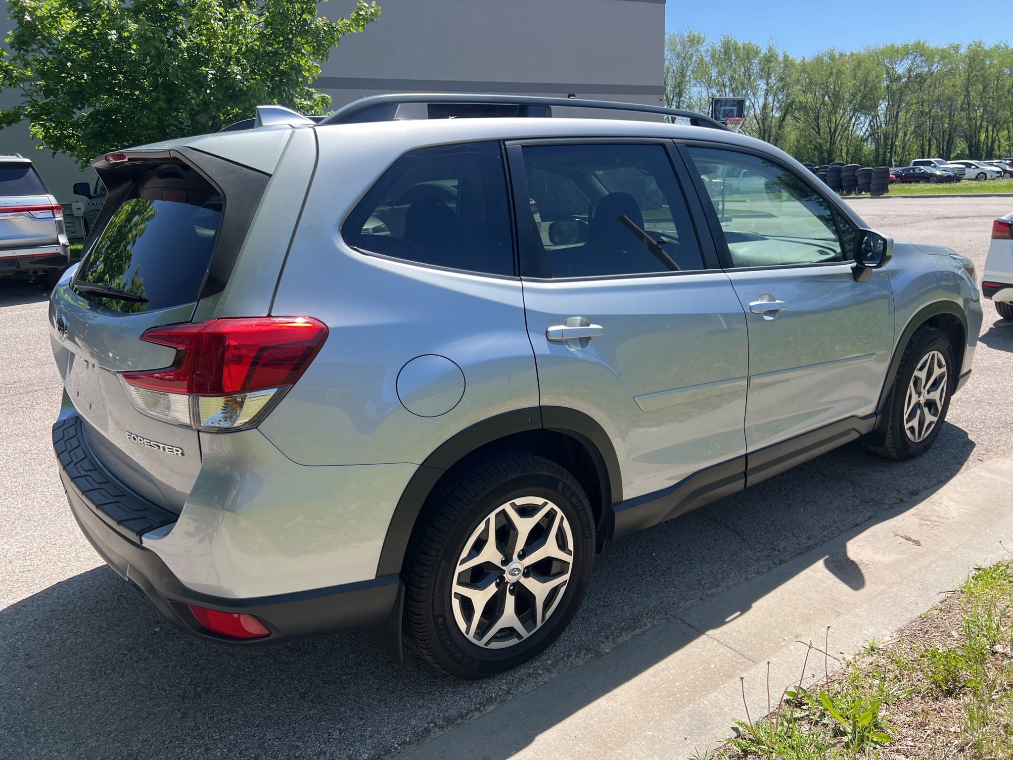 Used 2020 Subaru Forester Premium image 5