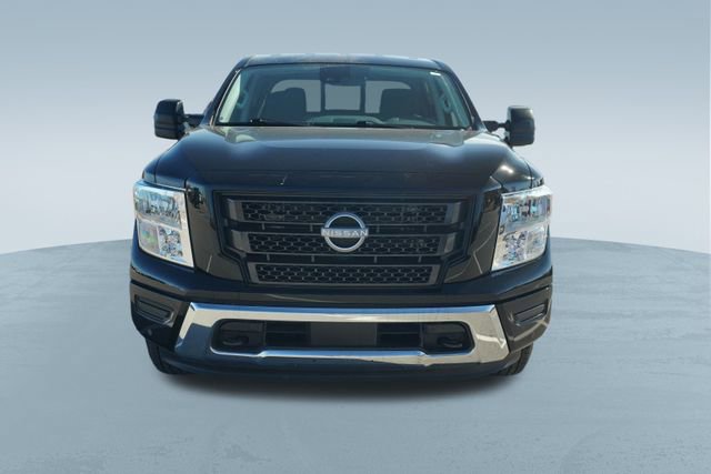 Used 2024 Nissan Titan SV w/ SV Convenience Package image 2