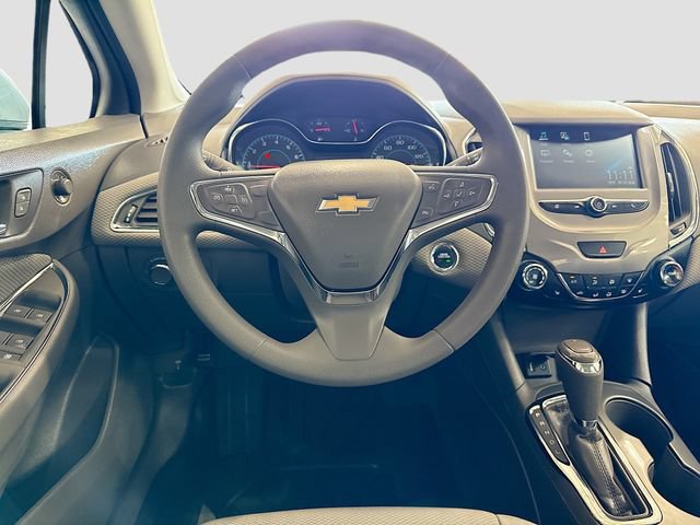 Used 2018 Chevrolet Cruze LT w/ Convenience Package FWD image 21