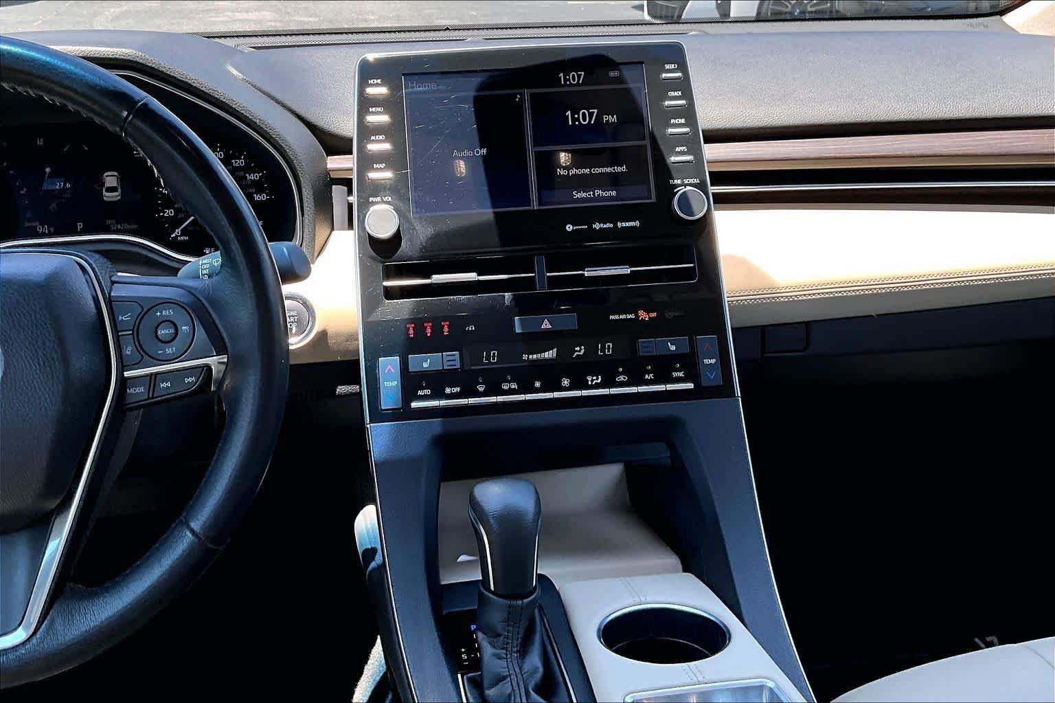 Used 2019 Toyota Avalon XLE w/ Moonroof Package FWD image 7