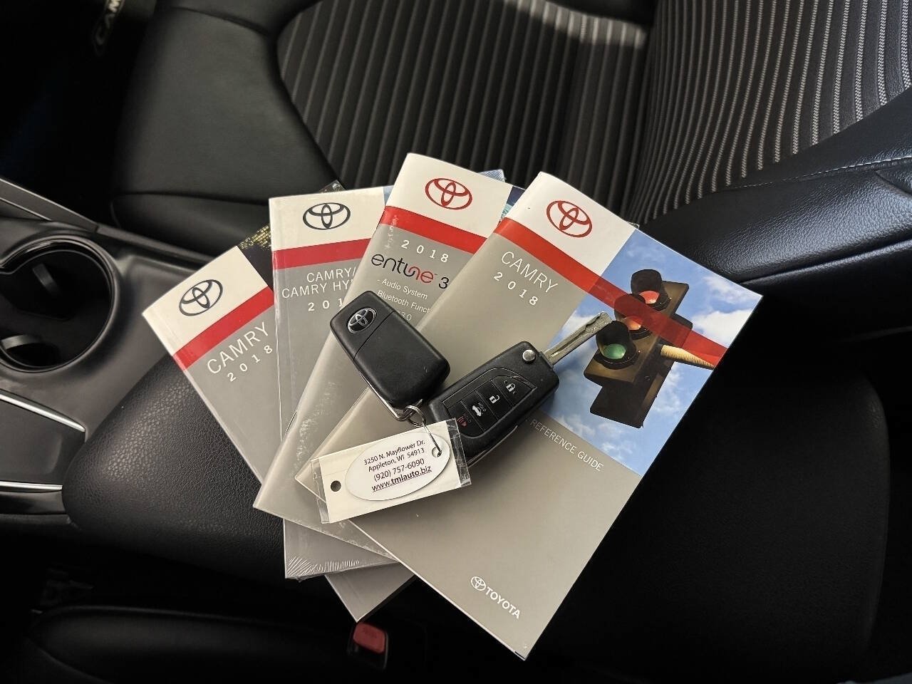 Used 2018 Toyota Camry SE FWD image 30