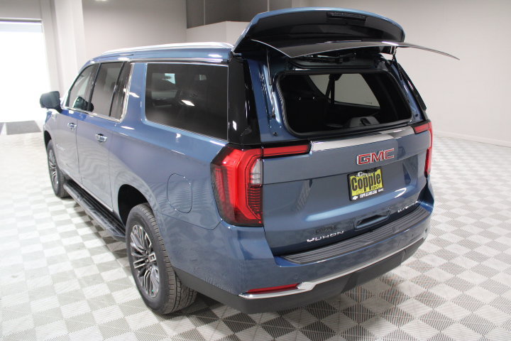 New 2026 GMC Yukon XL Elevation w/ Elevation Premium Package AWD/4WD image 14
