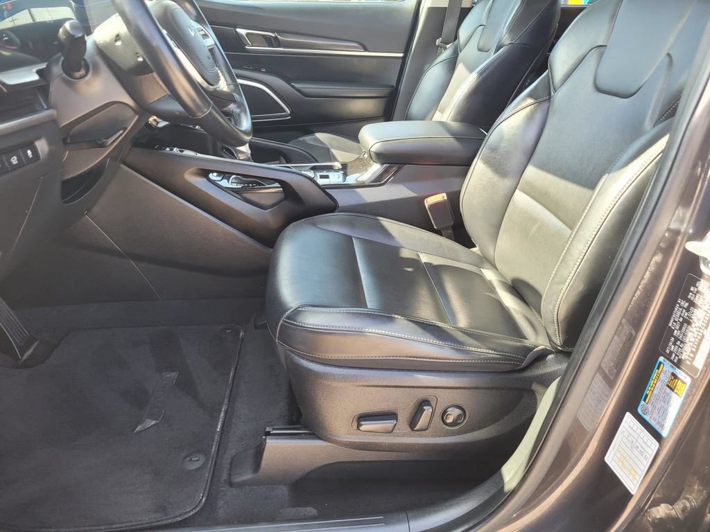 Used 2025 Kia Telluride S AWD/4WD image 18