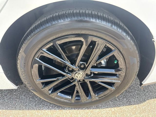 Used 2025 Toyota Camry SE w/ Multimedia Upgrade Package FWD image 11