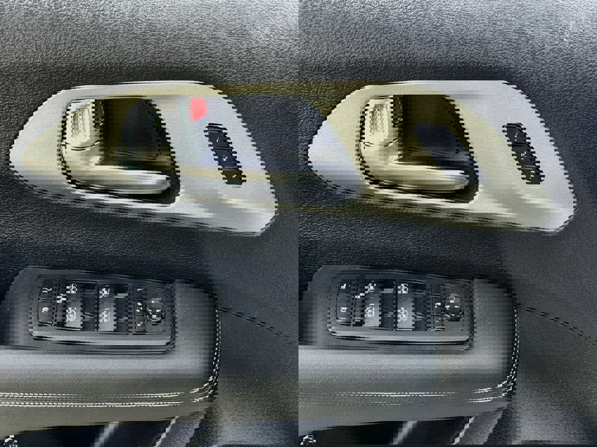 Used 2023 Chrysler Pacifica Limited w/ Uconnect Theater Family Group FWD image 20