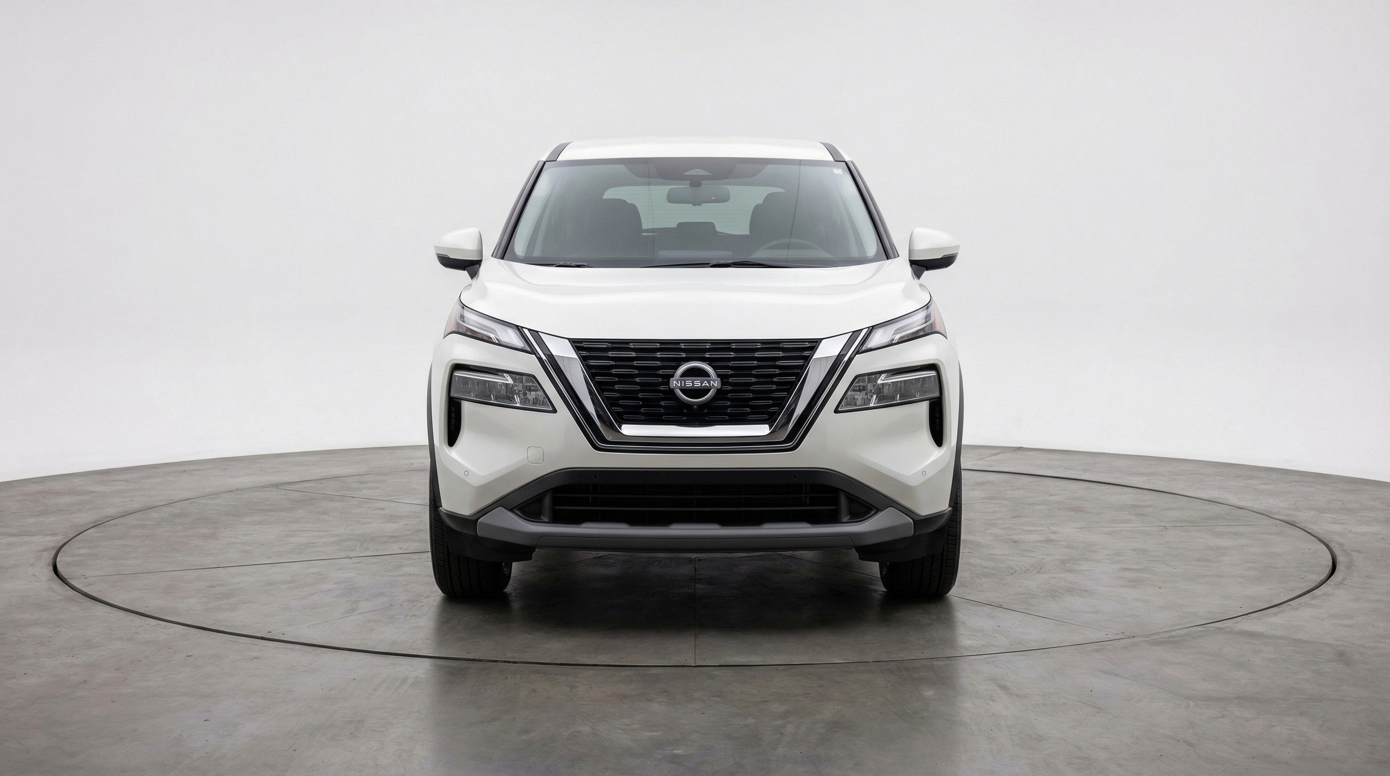 Used 2025 Nissan Rogue SV image 2