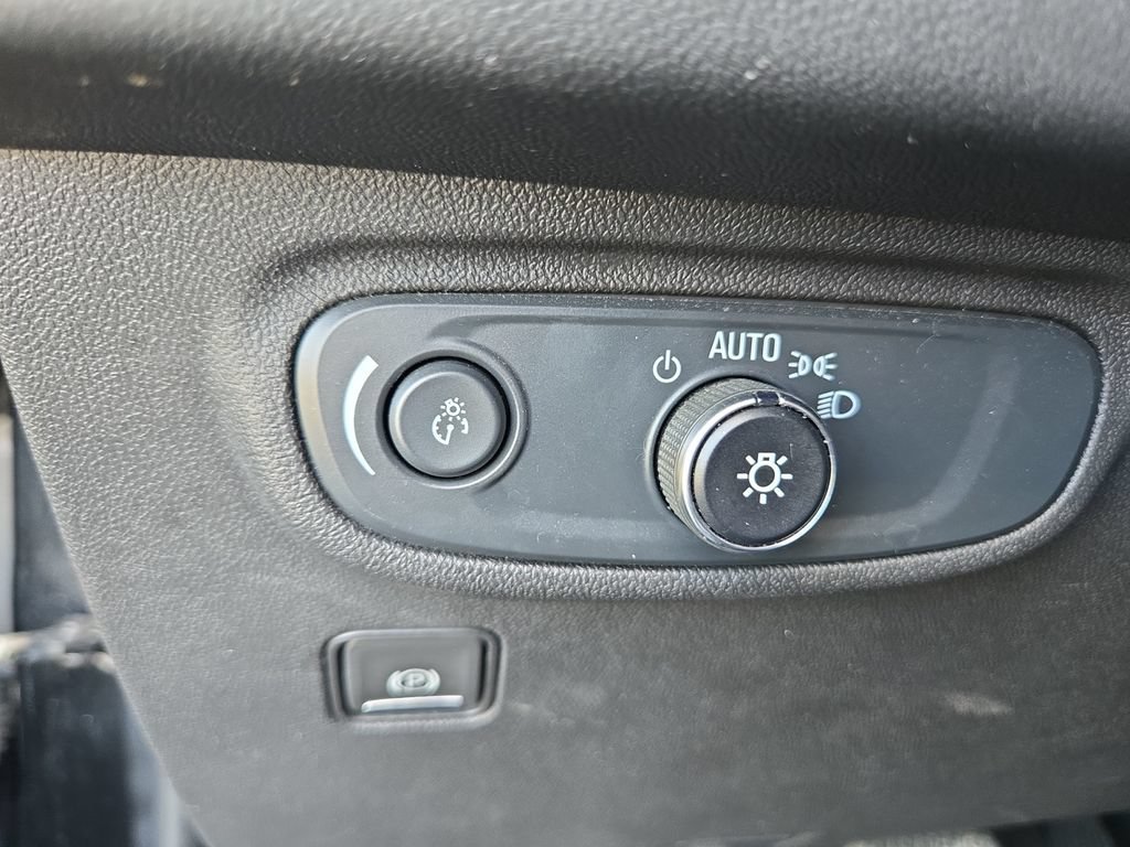 Used 2024 GMC Terrain SLE FWD image 20