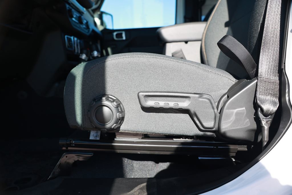 New 2026 Jeep Gladiator Sport AWD/4WD image 14