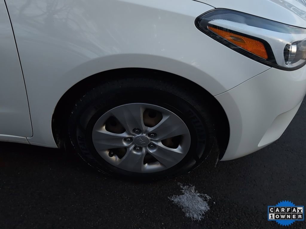 Used 2017 Kia Forte LX FWD image 3