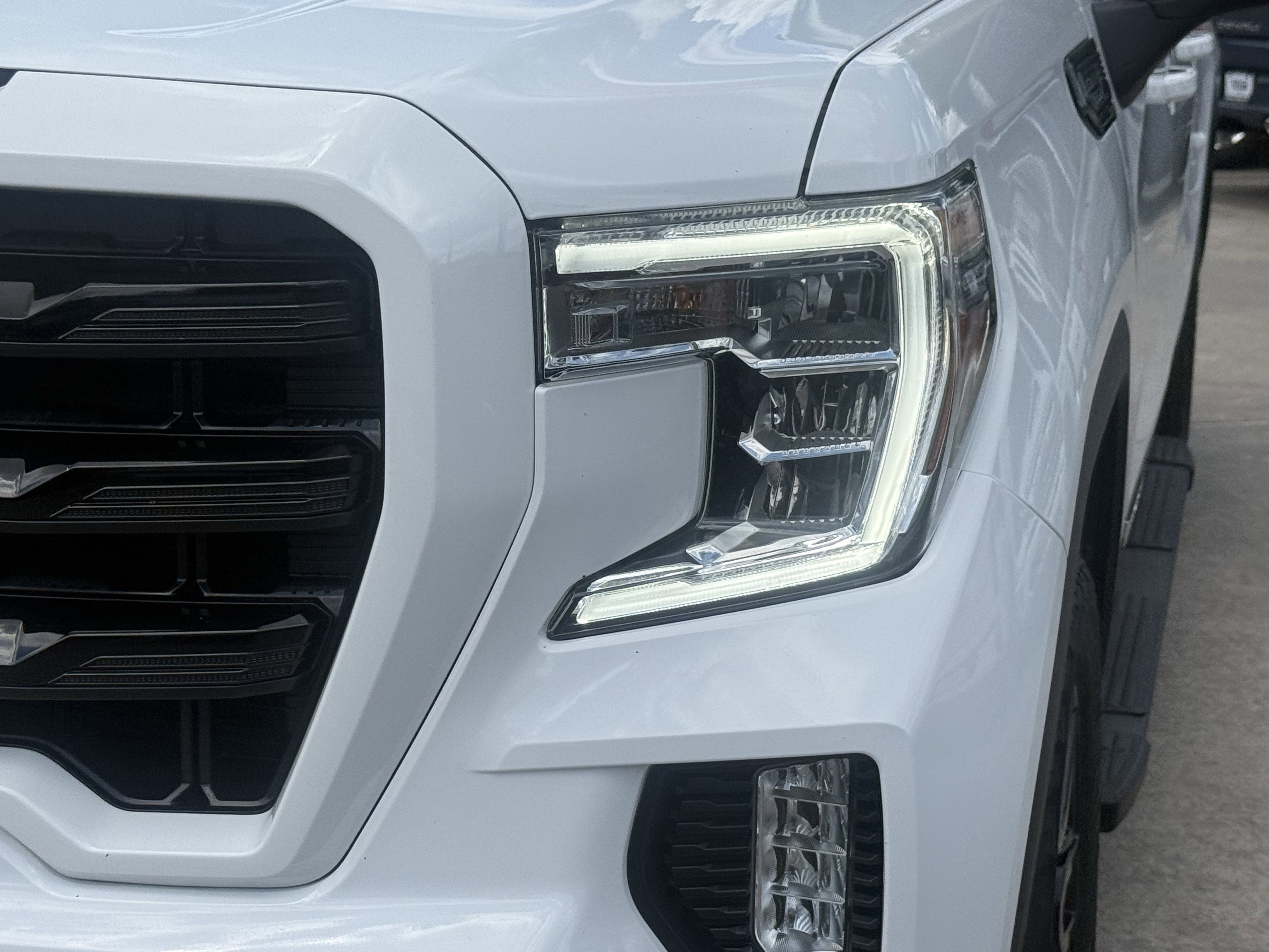 Used 2022 GMC Sierra 1500 Elevation w/ Preferred Package AWD/4WD image 10