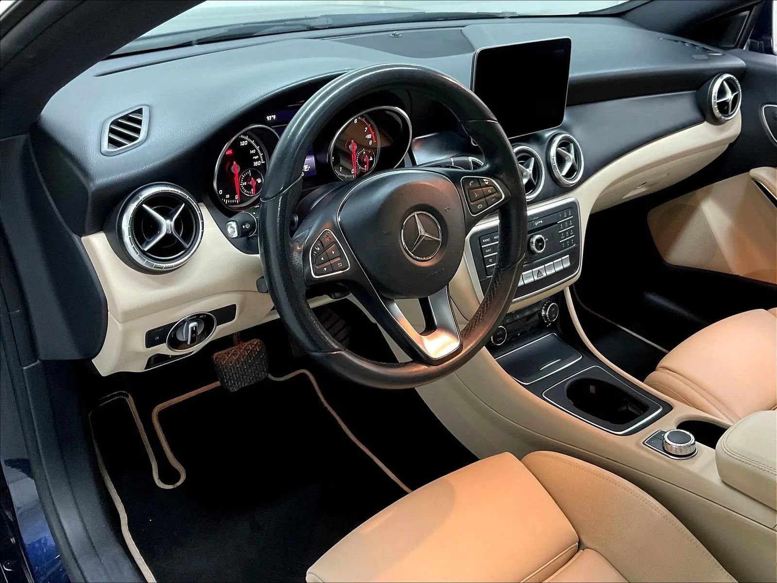 Used 2017 Mercedes-Benz CLA 250 image 11