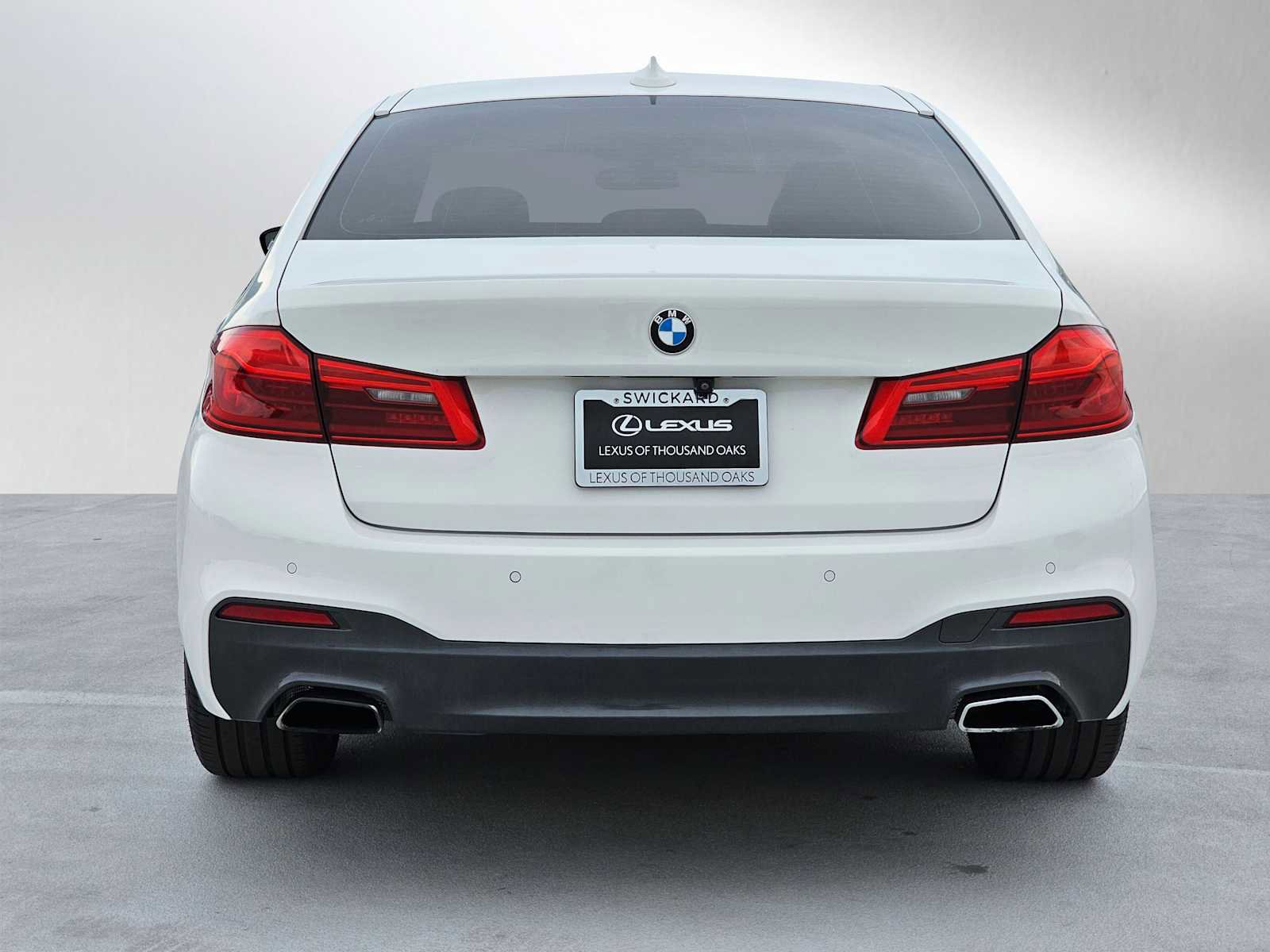 Used 2019 BMW 530e w/ M Sport Package image 4