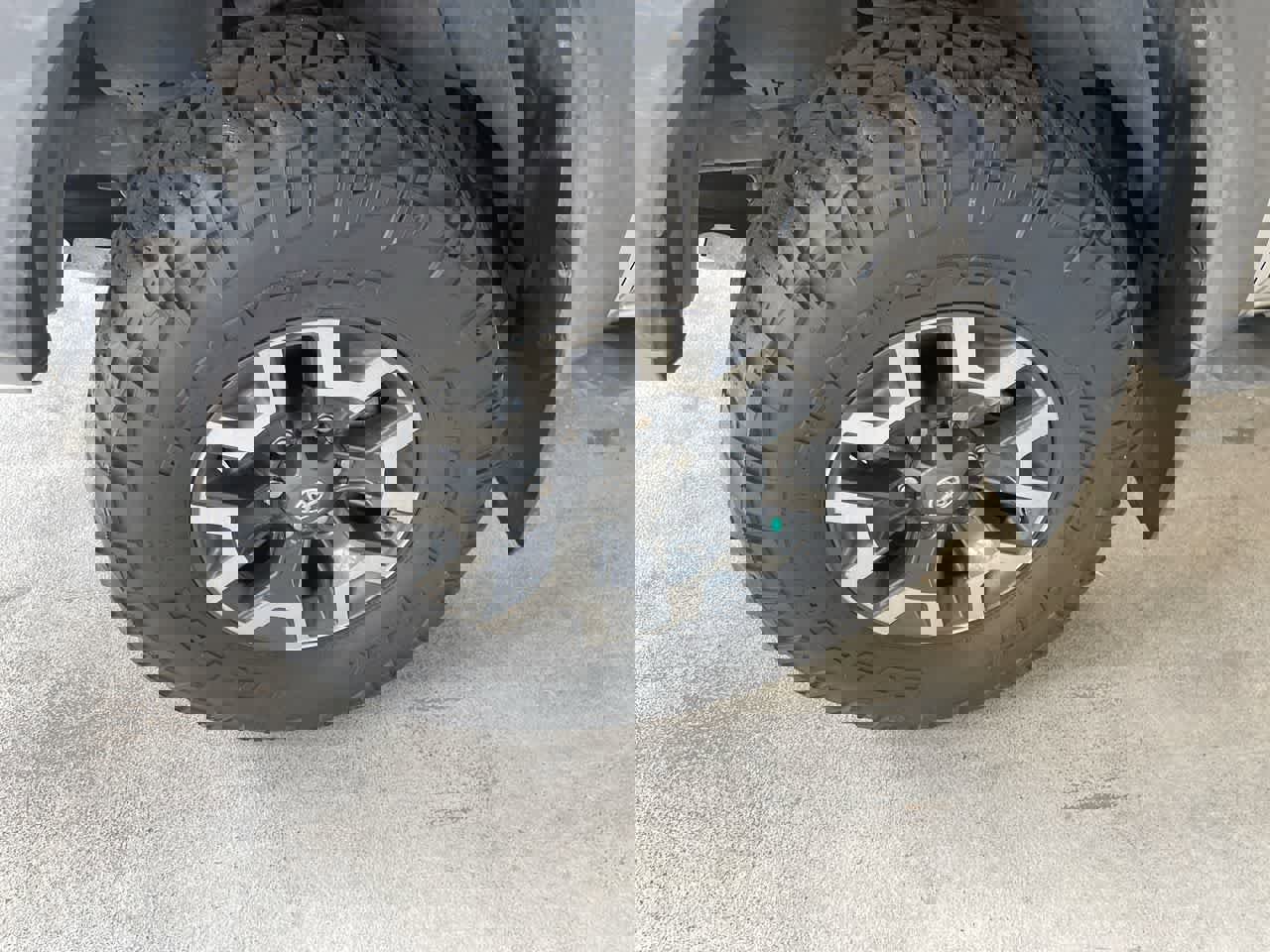 Used 2020 Toyota Tacoma TRD Off-Road w/ TRD Premium Off Road Package image 10