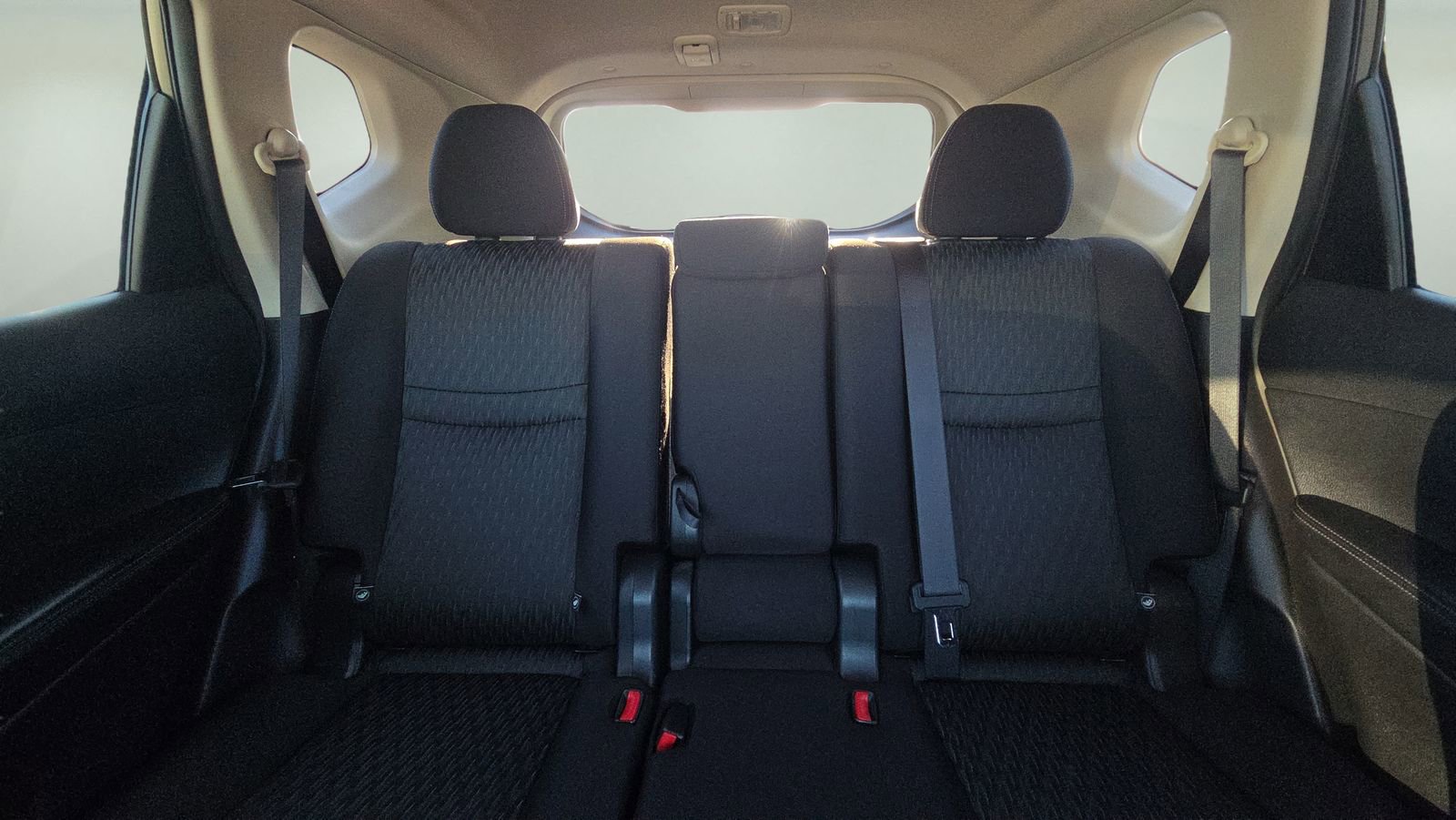 Used 2019 Nissan Rogue SV w/ Premium Package image 15