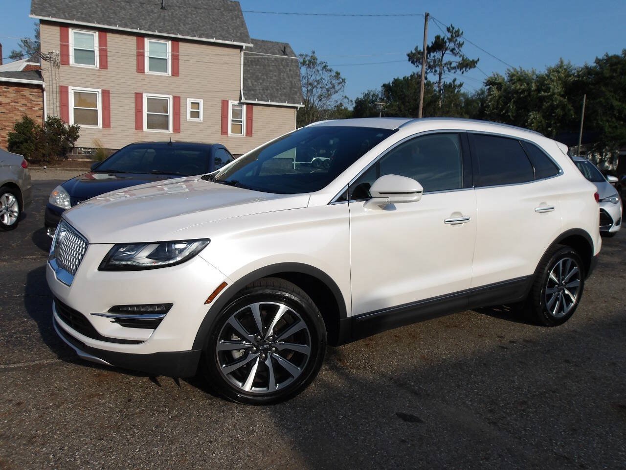 Used 2019 Lincoln MKC Reserve w/ MKC Climate Package FWD image 2