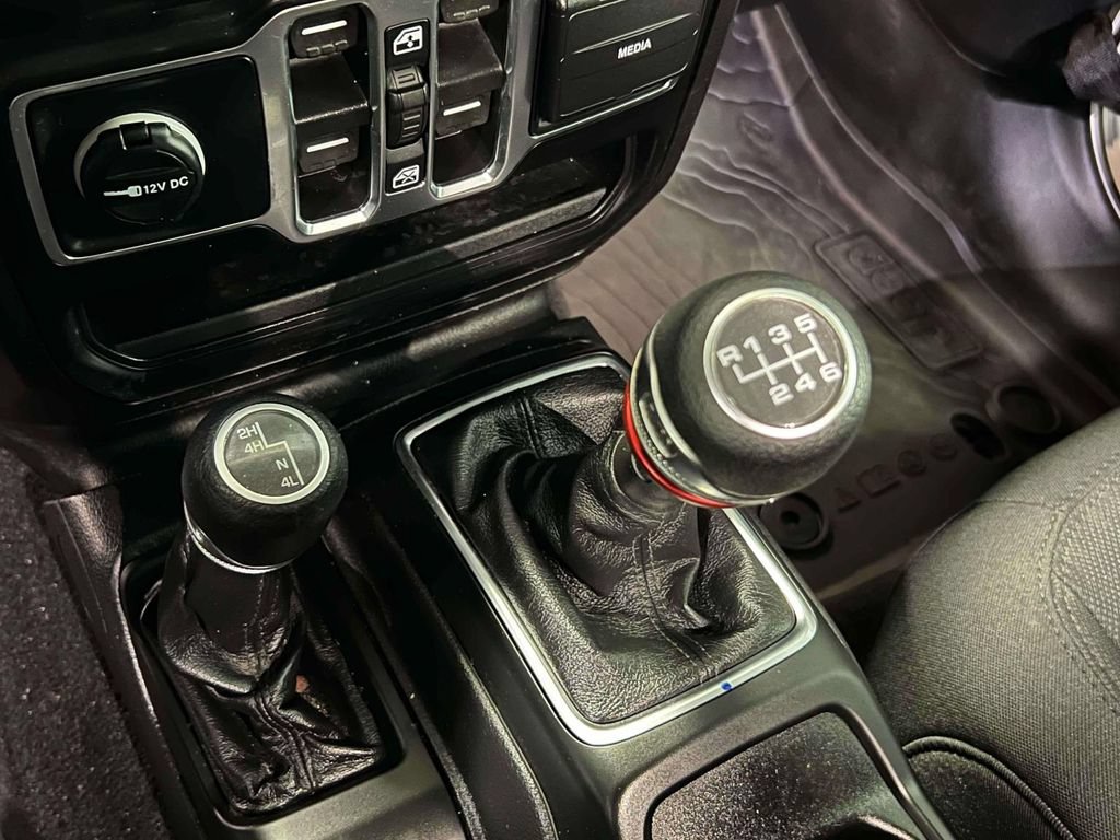 Used 2022 Jeep Gladiator Sport AWD/4WD image 29