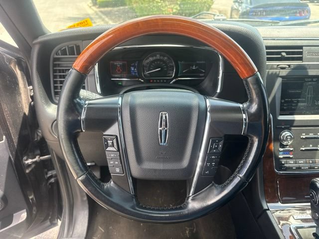 Used 2015 Lincoln Navigator L 4WD image 16