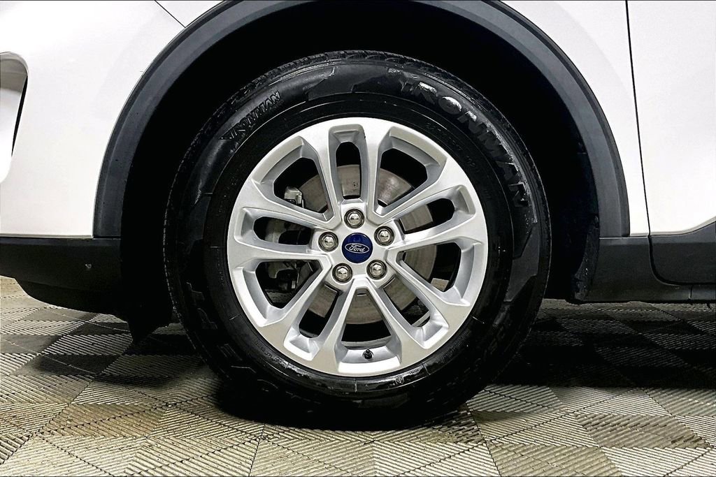 Used 2020 Ford Escape SE image 8