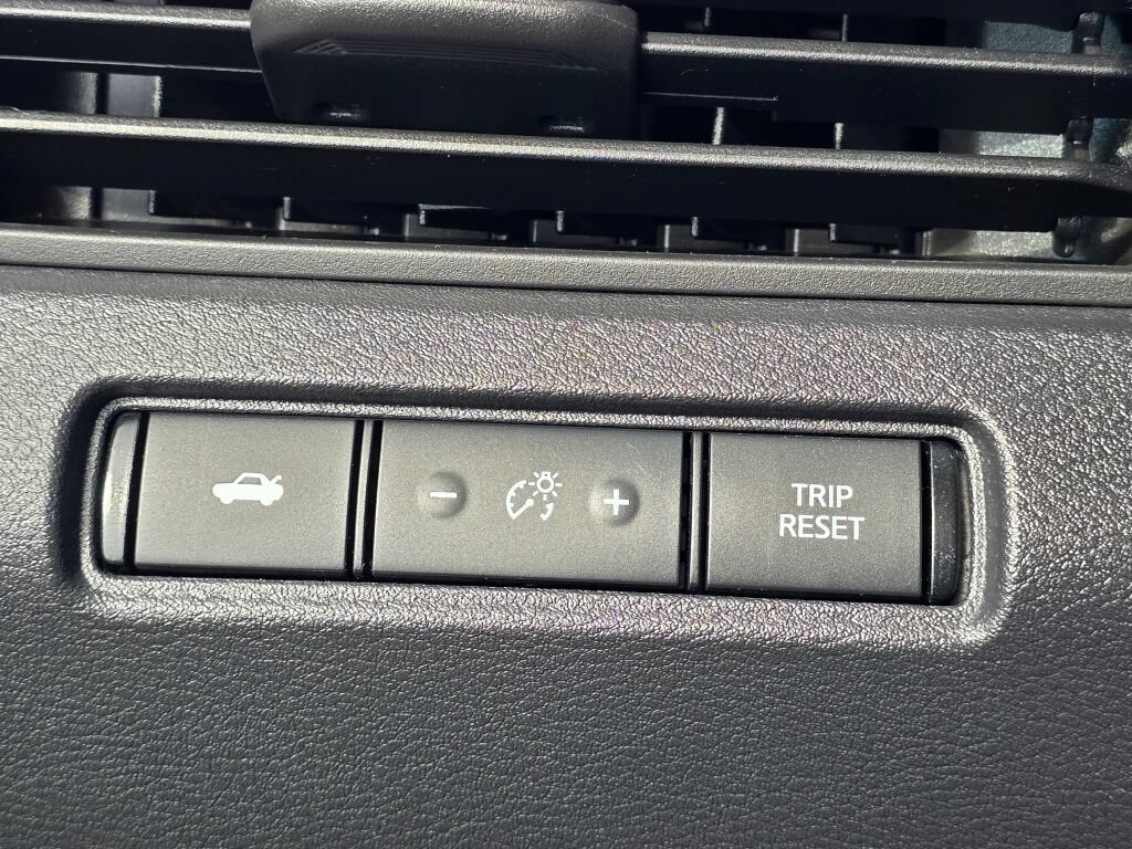 Used 2020 Nissan Altima 2.5 SR FWD image 20
