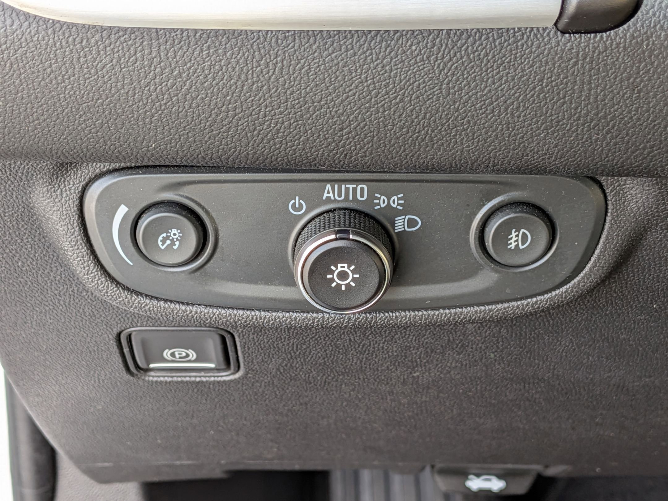 Used 2024 GMC Terrain SLT AWD/4WD image 17