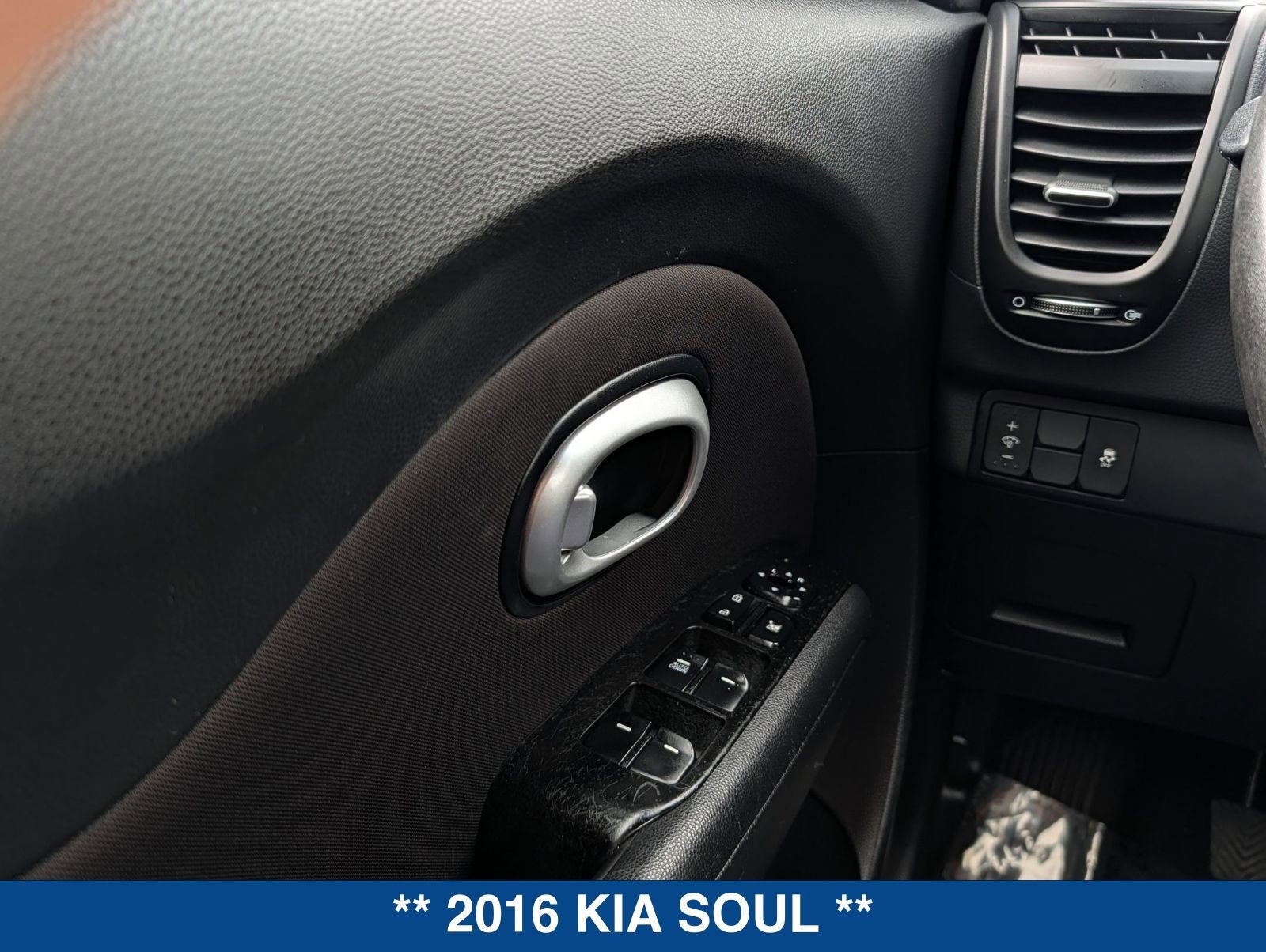 Used 2016 Kia Soul image 23